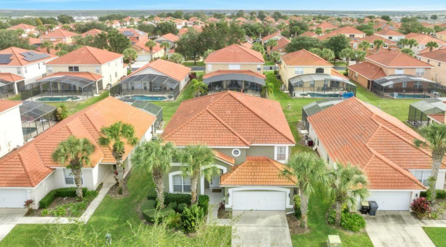 DAVENPORT, Florida 33897, 7 Bedrooms Bedrooms, ,4 BathroomsBathrooms,Residential,For Sale,CORDOVA,0,MFRO6378732