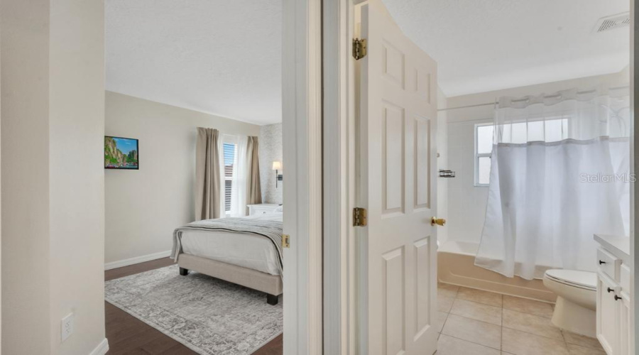 DAVENPORT, Florida 33897, 7 Bedrooms Bedrooms, ,4 BathroomsBathrooms,Residential,For Sale,CORDOVA,0,MFRO6378732