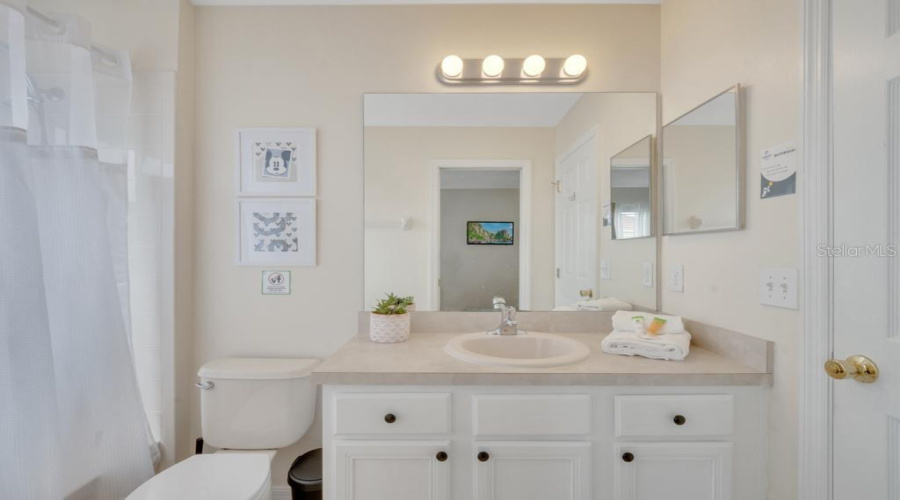 DAVENPORT, Florida 33897, 7 Bedrooms Bedrooms, ,4 BathroomsBathrooms,Residential,For Sale,CORDOVA,0,MFRO6378732