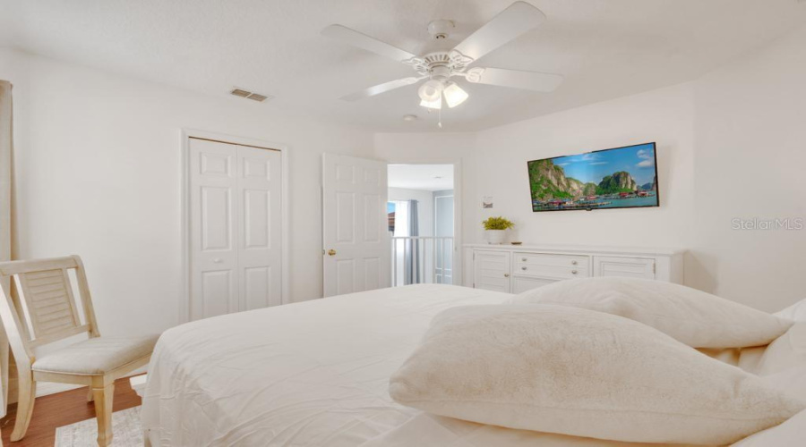 DAVENPORT, Florida 33897, 7 Bedrooms Bedrooms, ,4 BathroomsBathrooms,Residential,For Sale,CORDOVA,0,MFRO6378732