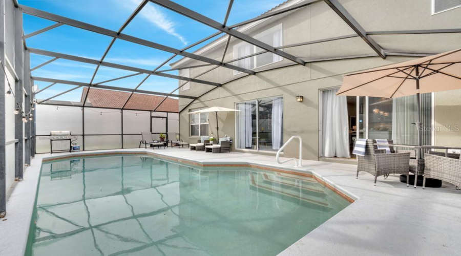 DAVENPORT, Florida 33897, 7 Bedrooms Bedrooms, ,4 BathroomsBathrooms,Residential,For Sale,CORDOVA,0,MFRO6378732