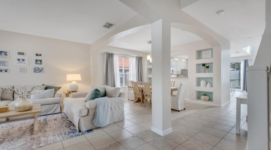 DAVENPORT, Florida 33897, 7 Bedrooms Bedrooms, ,4 BathroomsBathrooms,Residential,For Sale,CORDOVA,0,MFRO6378732