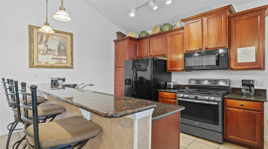 KISSIMMEE, Florida 34747, 7 Bedrooms Bedrooms, ,6 BathroomsBathrooms,Residential,For Sale,ACADIA ESTATES,0,MFRO6353235