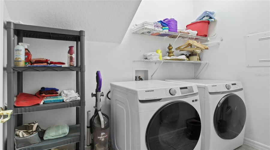 KISSIMMEE, Florida 34747, 7 Bedrooms Bedrooms, ,6 BathroomsBathrooms,Residential,For Sale,ACADIA ESTATES,0,MFRO6353235