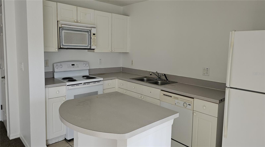 KISSIMMEE, Florida 34746, 4 Bedrooms Bedrooms, ,3 BathroomsBathrooms,Residential,For Sale,CLUB CORTILE,0,MFRS5132809