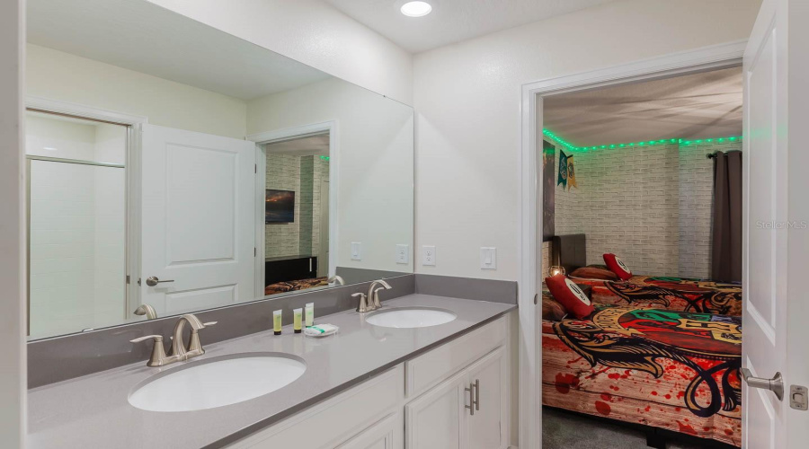 KISSIMMEE, Florida 34746, 6 Bedrooms Bedrooms, ,6 BathroomsBathrooms,Residential,For Sale,BOOKMARK,0,MFRO6322300