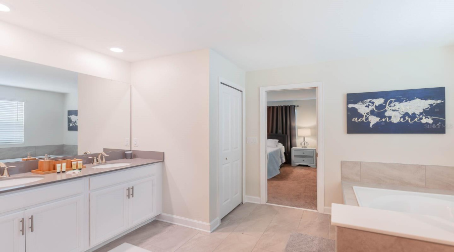 KISSIMMEE, Florida 34746, 6 Bedrooms Bedrooms, ,6 BathroomsBathrooms,Residential,For Sale,BOOKMARK,0,MFRO6322300