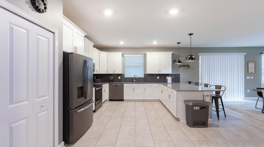 KISSIMMEE, Florida 34746, 6 Bedrooms Bedrooms, ,6 BathroomsBathrooms,Residential,For Sale,BOOKMARK,0,MFRO6322300