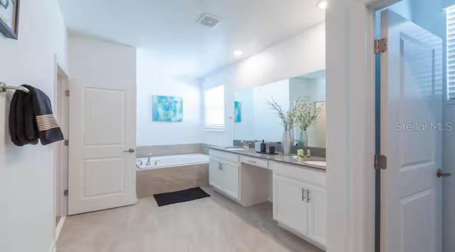 KISSIMMEE, Florida 34746, 5 Bedrooms Bedrooms, ,5 BathroomsBathrooms,Residential,For Sale,PROTAGONIST,0,MFRO6315064