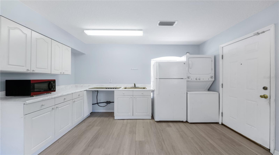 Kitchenette Apartment