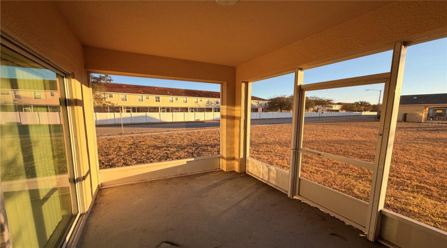 KISSIMMEE, Florida 34746, 3 Bedrooms Bedrooms, ,2 BathroomsBathrooms,Residential,For Sale,CORAL CASTLE,0,MFRS5142989