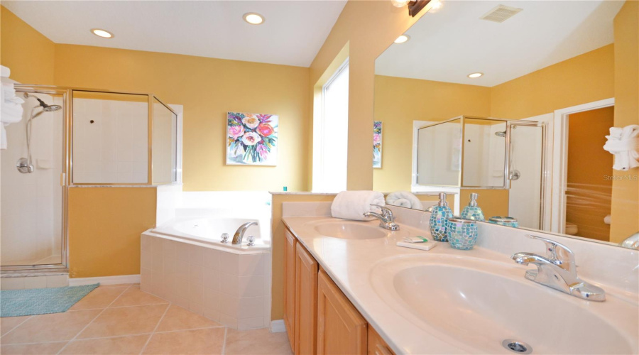 KISSIMMEE, Florida 34746, 7 Bedrooms Bedrooms, ,5 BathroomsBathrooms,Residential,For Sale,HIDEAWAY BEACH,0,MFRS5118091