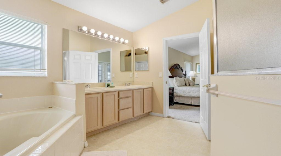 KISSIMMEE, Florida 34747, 4 Bedrooms Bedrooms, ,3 BathroomsBathrooms,Residential,For Sale,LA JOLLA,0,MFRL4954493