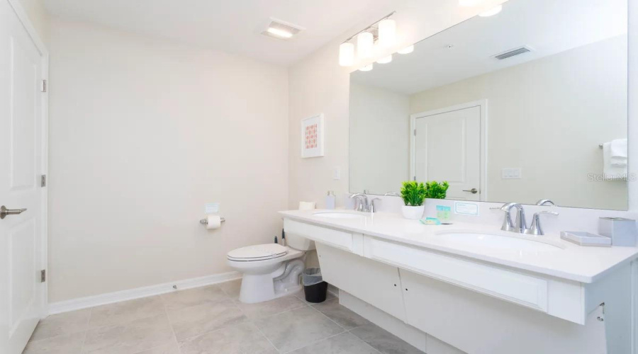 KISSIMMEE, Florida 34746, 2 Bedrooms Bedrooms, ,2 BathroomsBathrooms,Residential,For Sale,PARADOX,0,MFRO6332541