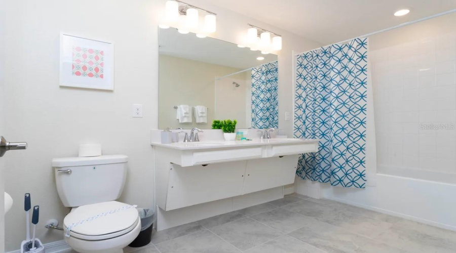 KISSIMMEE, Florida 34746, 2 Bedrooms Bedrooms, ,2 BathroomsBathrooms,Residential,For Sale,PARADOX,0,MFRO6332541