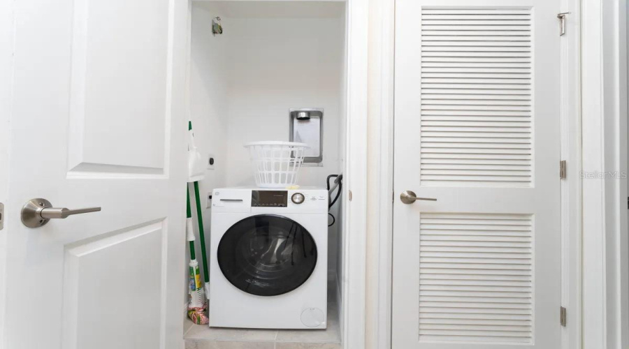 KISSIMMEE, Florida 34746, 2 Bedrooms Bedrooms, ,2 BathroomsBathrooms,Residential,For Sale,PARADOX,0,MFRO6332541