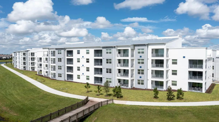 KISSIMMEE, Florida 34746, 2 Bedrooms Bedrooms, ,2 BathroomsBathrooms,Residential,For Sale,PARADOX,0,MFRO6332541