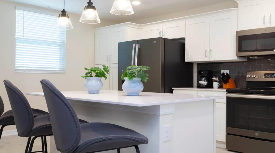 KISSIMMEE, Florida 34746, 2 Bedrooms Bedrooms, ,2 BathroomsBathrooms,Residential,For Sale,PARADOX,0,MFRO6332541