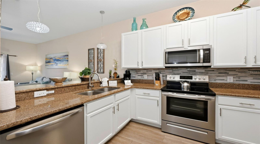 DAVENPORT, Florida 33837, 3 Bedrooms Bedrooms, ,2 BathroomsBathrooms,Residential,For Sale,GRAN BAHAMA,0,MFRS5142507