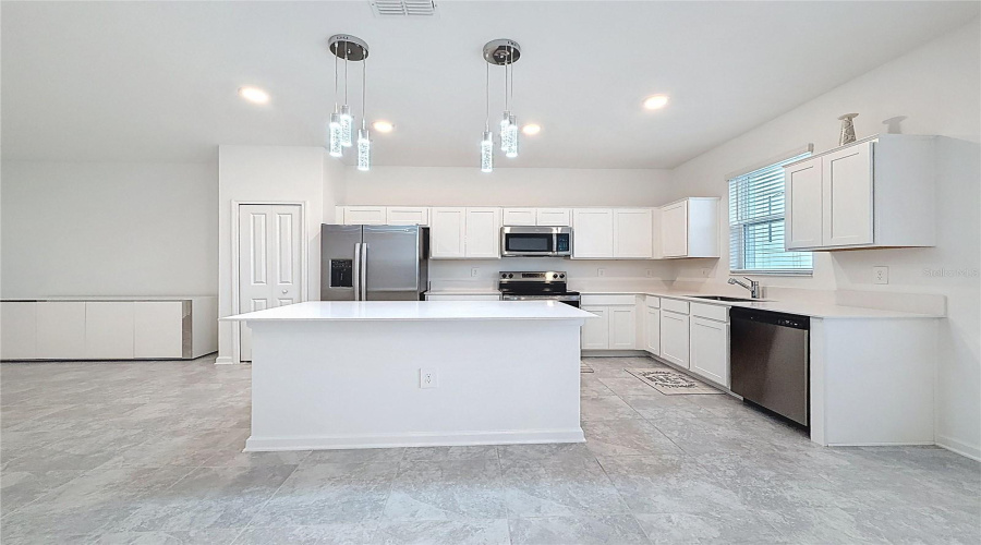 DAVENPORT, Florida 33896, 3 Bedrooms Bedrooms, ,2 BathroomsBathrooms,Residential,For Sale,BOGEY,0,MFRS5142726