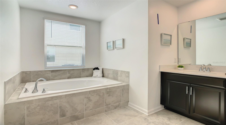 CHAMPIONS GATE, Florida 33896, 2 Bedrooms Bedrooms, ,2 BathroomsBathrooms,Residential,For Sale,CHALLENGE DR,0,MFRS5143097