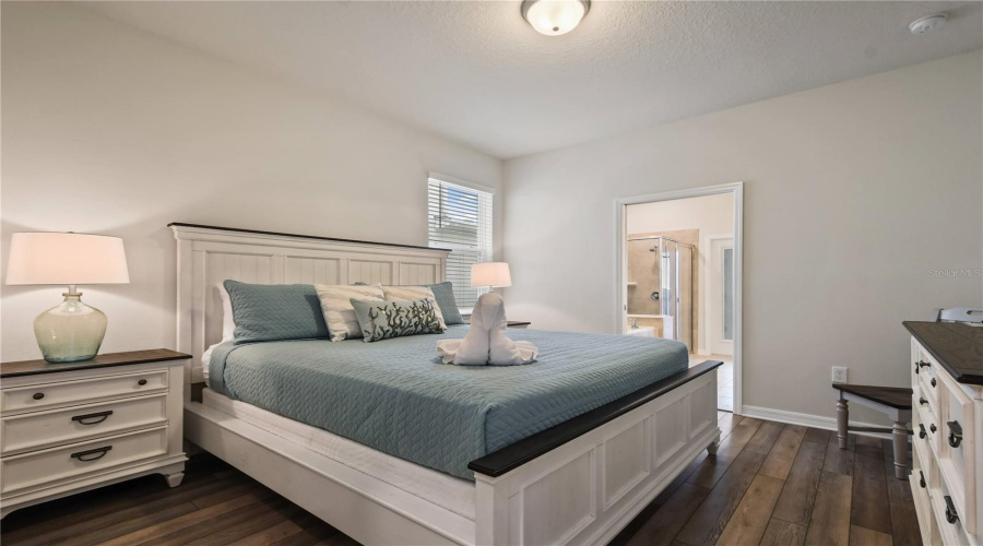 DAVENPORT, Florida 33897, 6 Bedrooms Bedrooms, ,4 BathroomsBathrooms,Residential,For Sale,KONA,0,MFRS5142965