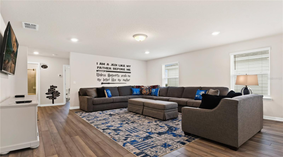 DAVENPORT, Florida 33897, 6 Bedrooms Bedrooms, ,4 BathroomsBathrooms,Residential,For Sale,KONA,0,MFRS5142965