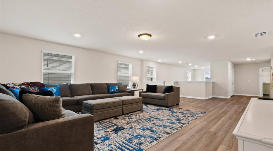 DAVENPORT, Florida 33897, 6 Bedrooms Bedrooms, ,4 BathroomsBathrooms,Residential,For Sale,KONA,0,MFRS5142965