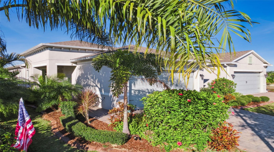 KISSIMMEE, Florida 34747, 2 Bedrooms Bedrooms, ,2 BathroomsBathrooms,Residential,For Sale,SAND PIERRE COURT,0,MFRO6379571