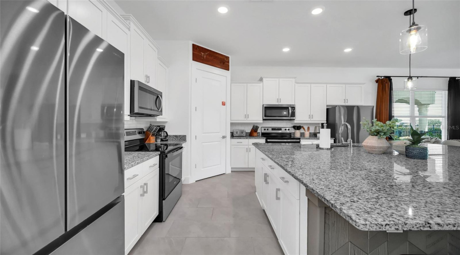 REUNION, Florida 34747, 10 Bedrooms Bedrooms, ,10 BathroomsBathrooms,Residential,For Sale,RADIANT,0,MFRO6376346