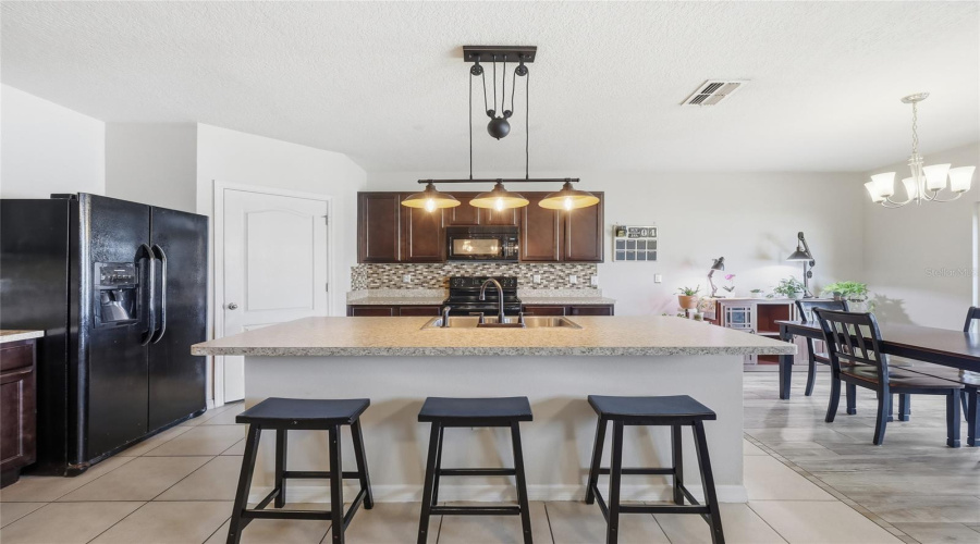 DAVENPORT, Florida 33897, 5 Bedrooms Bedrooms, ,3 BathroomsBathrooms,Residential,For Sale,LAZY WILLOW,0,MFRS5140894