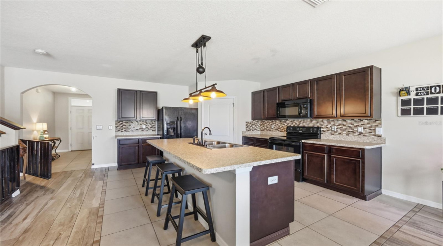 DAVENPORT, Florida 33897, 5 Bedrooms Bedrooms, ,3 BathroomsBathrooms,Residential,For Sale,LAZY WILLOW,0,MFRS5140894