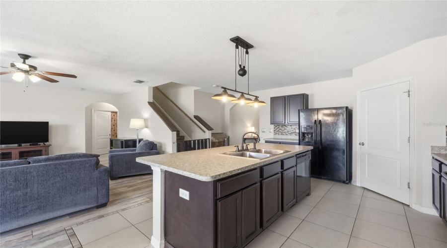 DAVENPORT, Florida 33897, 5 Bedrooms Bedrooms, ,3 BathroomsBathrooms,Residential,For Sale,LAZY WILLOW,0,MFRS5140894