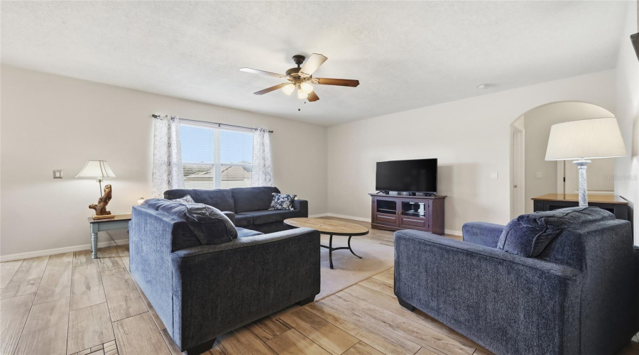 DAVENPORT, Florida 33897, 5 Bedrooms Bedrooms, ,3 BathroomsBathrooms,Residential,For Sale,LAZY WILLOW,0,MFRS5140894