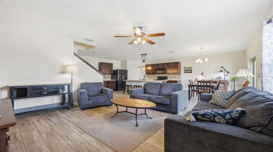 DAVENPORT, Florida 33897, 5 Bedrooms Bedrooms, ,3 BathroomsBathrooms,Residential,For Sale,LAZY WILLOW,0,MFRS5140894