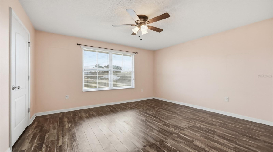 DAVENPORT, Florida 33897, 5 Bedrooms Bedrooms, ,3 BathroomsBathrooms,Residential,For Sale,LAZY WILLOW,0,MFRS5140894