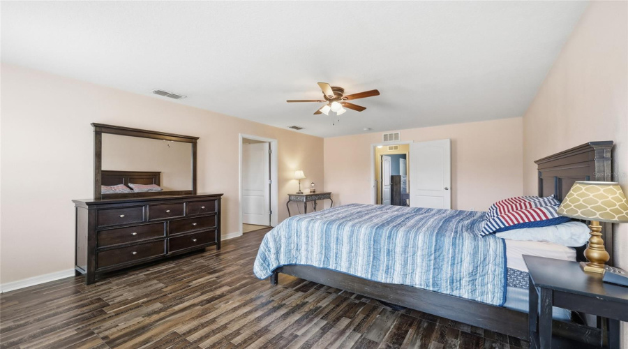 DAVENPORT, Florida 33897, 5 Bedrooms Bedrooms, ,3 BathroomsBathrooms,Residential,For Sale,LAZY WILLOW,0,MFRS5140894