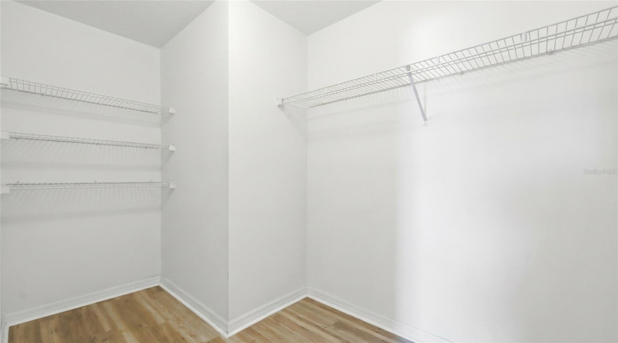 DAVENPORT, Florida 33897, 5 Bedrooms Bedrooms, ,3 BathroomsBathrooms,Residential,For Sale,LAZY WILLOW,0,MFRS5140894