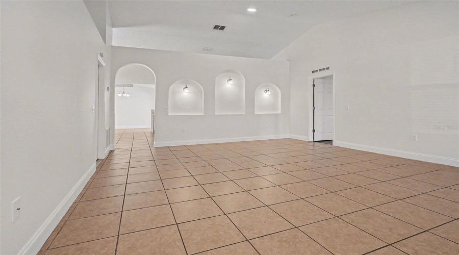 DAVENPORT, Florida 33837, 4 Bedrooms Bedrooms, ,2 BathroomsBathrooms,Residential,For Sale,LOBELIA,0,MFRO6378877