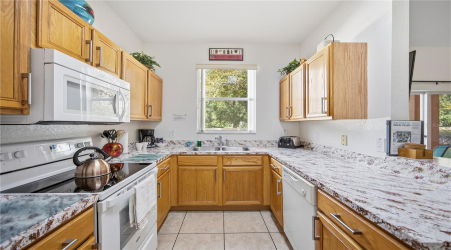 DAVENPORT, Florida 33897, 4 Bedrooms Bedrooms, ,3 BathroomsBathrooms,Residential,For Sale,CALABRIA,0,MFRS5143029