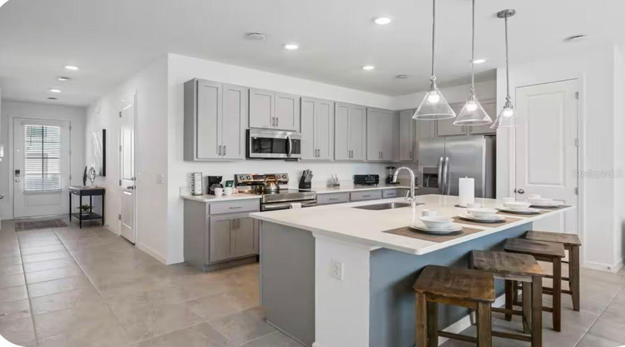 DAVENPORT, Florida 33896, 3 Bedrooms Bedrooms, ,2 BathroomsBathrooms,Residential,For Sale,LONGBOAT DR,0,MFRO6379978