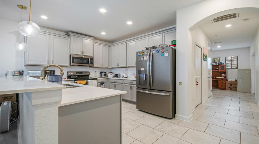 DAVENPORT, Florida 33896, 3 Bedrooms Bedrooms, ,2 BathroomsBathrooms,Residential,For Sale,AZALEA SANDS,0,MFRS5143196