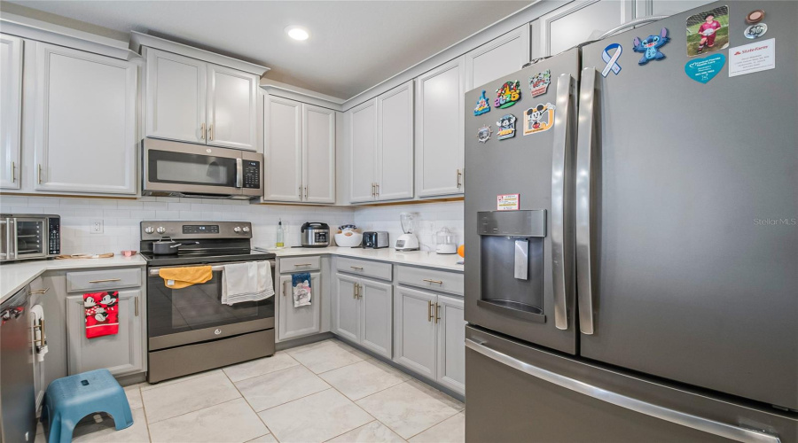 DAVENPORT, Florida 33896, 3 Bedrooms Bedrooms, ,2 BathroomsBathrooms,Residential,For Sale,AZALEA SANDS,0,MFRS5143196