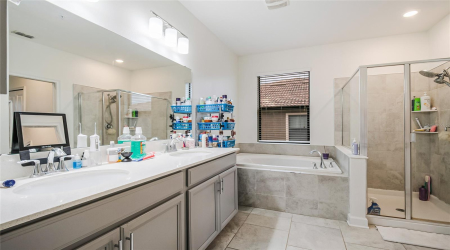 DAVENPORT, Florida 33896, 3 Bedrooms Bedrooms, ,2 BathroomsBathrooms,Residential,For Sale,AZALEA SANDS,0,MFRS5143196