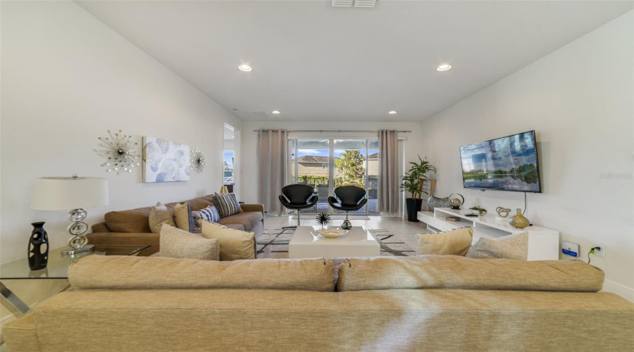 KISSIMMEE, Florida 34747, 6 Bedrooms Bedrooms, ,6 BathroomsBathrooms,Residential,For Sale,MINTON,0,MFRO6379374