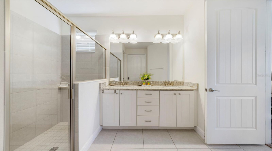 KISSIMMEE, Florida 34747, 6 Bedrooms Bedrooms, ,6 BathroomsBathrooms,Residential,For Sale,MINTON,0,MFRO6379374