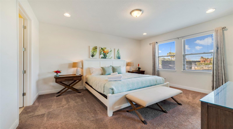 KISSIMMEE, Florida 34747, 6 Bedrooms Bedrooms, ,6 BathroomsBathrooms,Residential,For Sale,MINTON,0,MFRO6379374