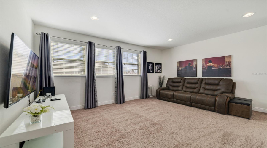 KISSIMMEE, Florida 34747, 6 Bedrooms Bedrooms, ,6 BathroomsBathrooms,Residential,For Sale,MINTON,0,MFRO6379374