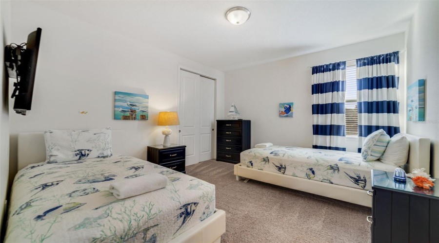 KISSIMMEE, Florida 34747, 6 Bedrooms Bedrooms, ,6 BathroomsBathrooms,Residential,For Sale,MINTON,0,MFRO6379374