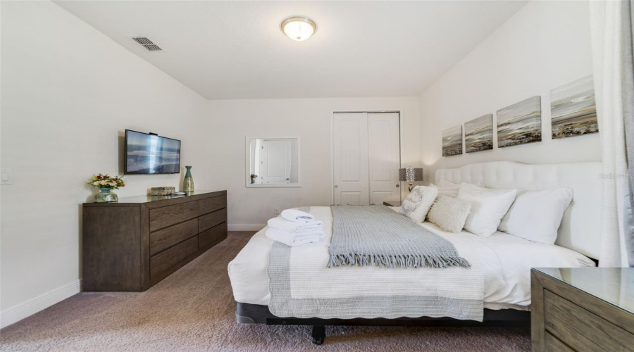 KISSIMMEE, Florida 34747, 6 Bedrooms Bedrooms, ,6 BathroomsBathrooms,Residential,For Sale,MINTON,0,MFRO6379374